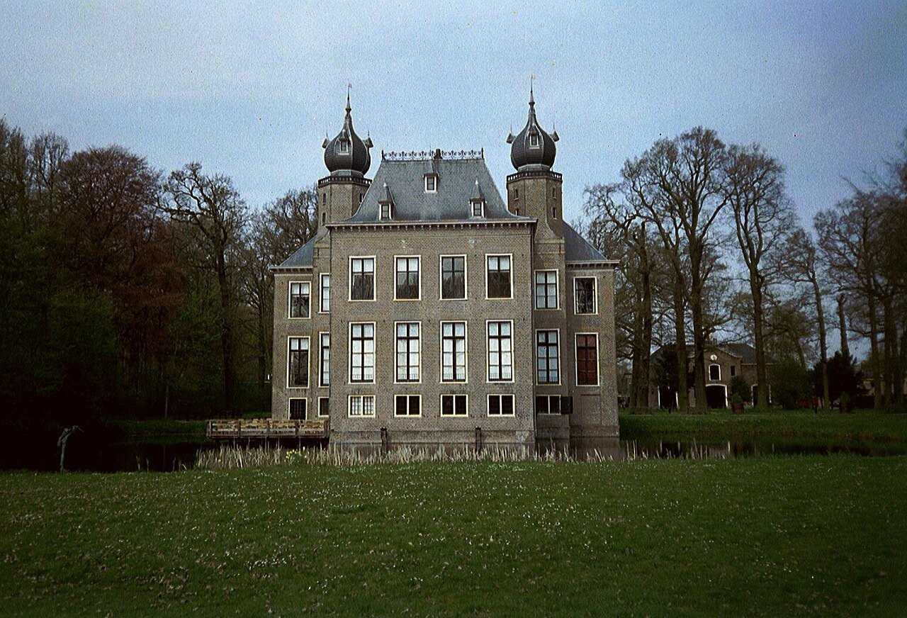 Exterieur van Kasteel Oud Poelgeest in Oegstgeest
